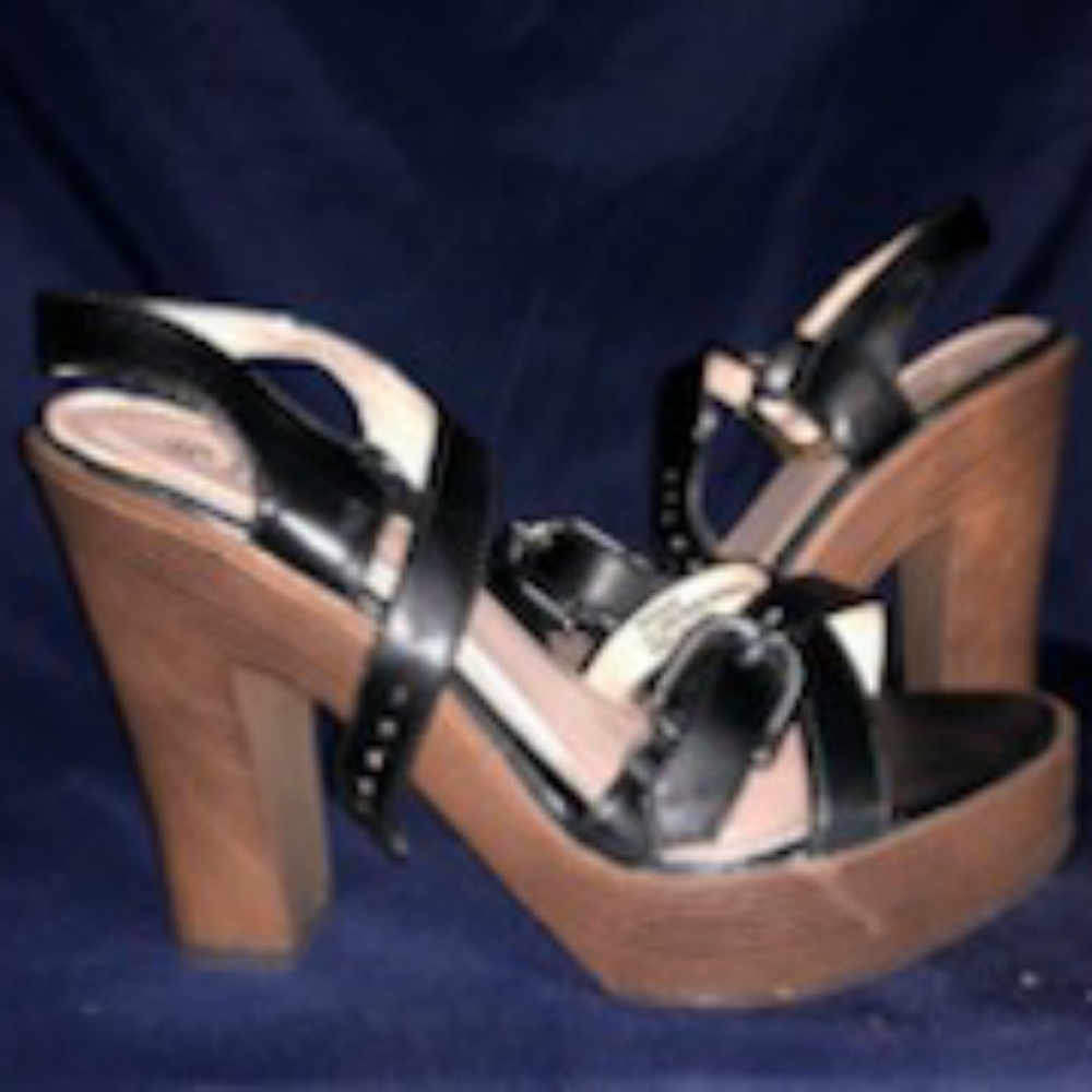 Shoes - Picture 3 of 4